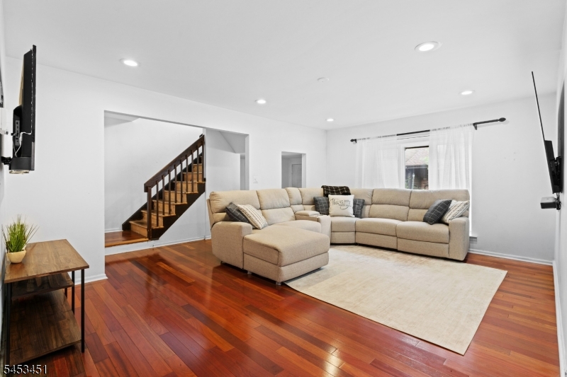 142 Riverbend Drive North Brunswick NJ 08902