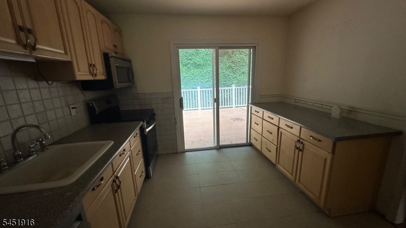 95 Longwood Lake Road Jefferson NJ 07438