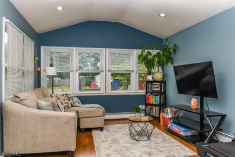 13 Crefeld Court Lincoln Park NJ 07035