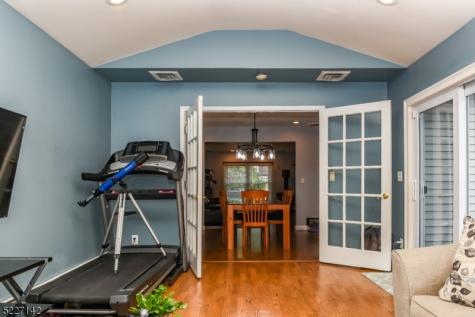 13 Crefeld Court Lincoln Park NJ 07035