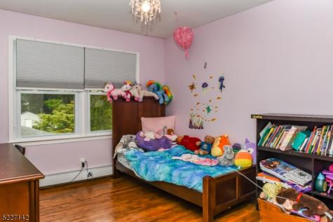 13 Crefeld Court Lincoln Park NJ 07035