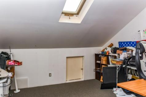 13 Crefeld Court Lincoln Park NJ 07035