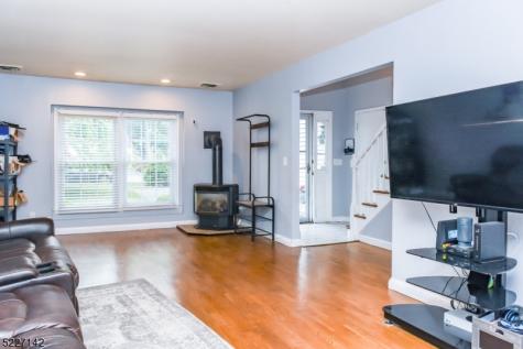 13 Crefeld Court Lincoln Park NJ 07035