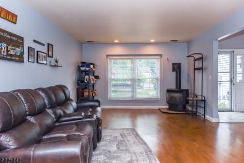 13 Crefeld Court Lincoln Park NJ 07035
