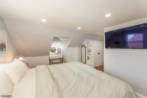167 Beverly Hill Road Clifton NJ 07012