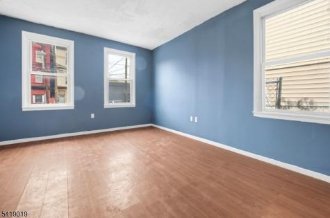 375 6TH Avenue Newark NJ 07107