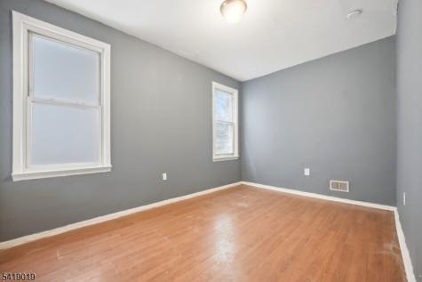 375 6TH Avenue Newark NJ 07107