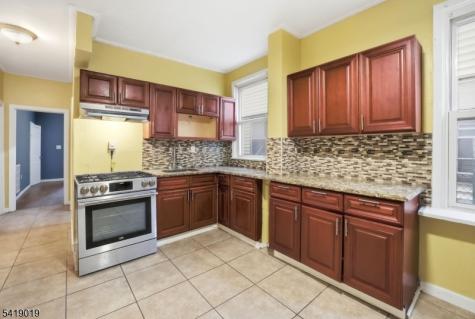 375 6TH Avenue Newark NJ 07107