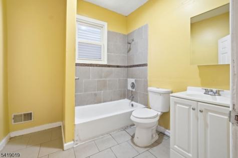 375 6TH Avenue Newark NJ 07107