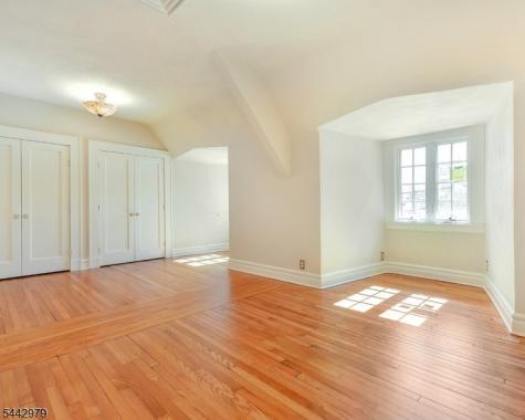 1 Laurel Place Montclair NJ 07043