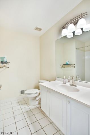 6 Georgian Ct Ondo Bernards NJ 07920