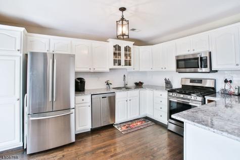 6 Georgian Ct Ondo Bernards NJ 07920