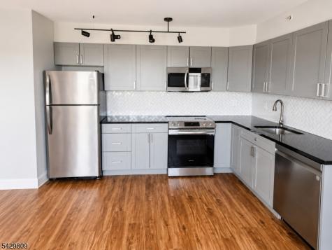 60 Parkway Drive E Unit 9b East Orange NJ 07017