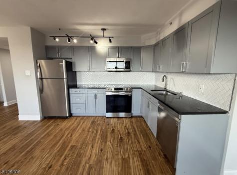 60 Parkway Drive E Unit 9b East Orange NJ 07017