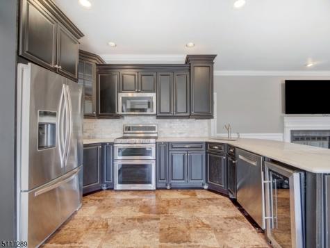 8 Mulberry Court Branchburg NJ 08876