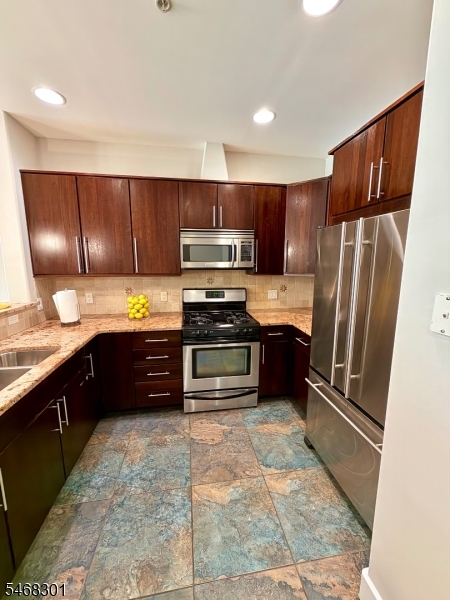 130 South St Apt 2d Newark NJ 07114