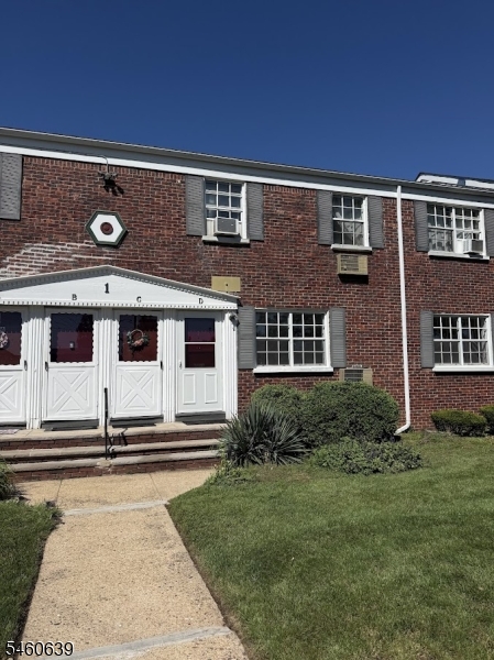 1 Colfax Manor Roselle Park NJ 07204
