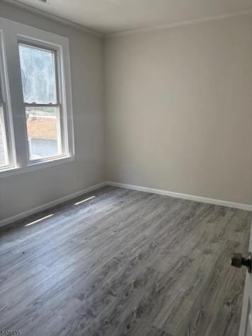 33 Rose Terrace Newark NJ 07108