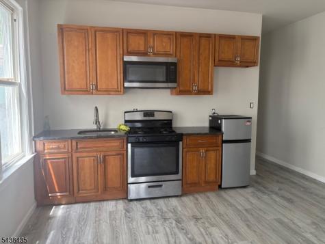 33 Rose Terrace Newark NJ 07108
