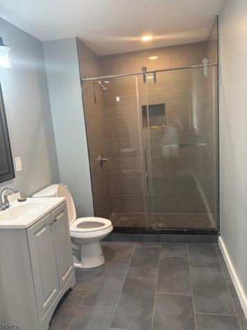 33 Rose Terrace Newark NJ 07108