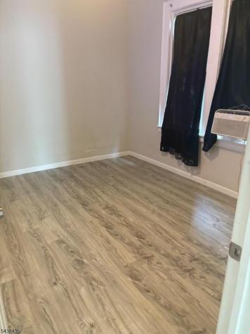 33 Rose Terrace Newark NJ 07108