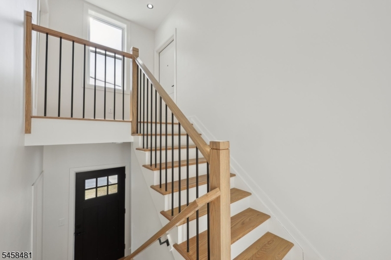 135 Forest St 2r Montclair NJ 07042