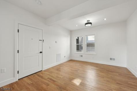 135 Forest St 2r Montclair NJ 07042
