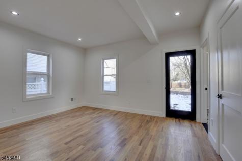 135 Forest St 2r Montclair NJ 07042