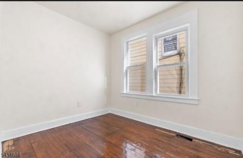 24 Irving Avenue Newark NJ 07112