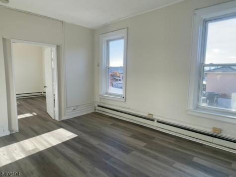 10 Hilliard Avenue Edgewater NJ 07020
