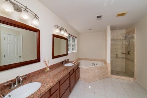 5 Hansom Road Bernards NJ 07920