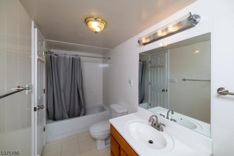 5 Hansom Road Bernards NJ 07920