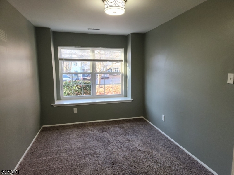 65 Oswestry Way Franklin NJ 08873