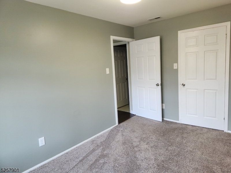 65 Oswestry Way Franklin NJ 08873