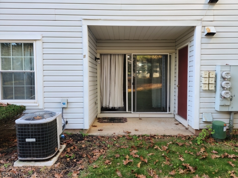 65 Oswestry Way Franklin NJ 08873