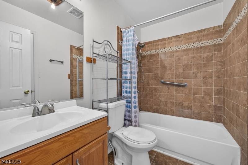233 Spruce Court Raritan NJ 08822