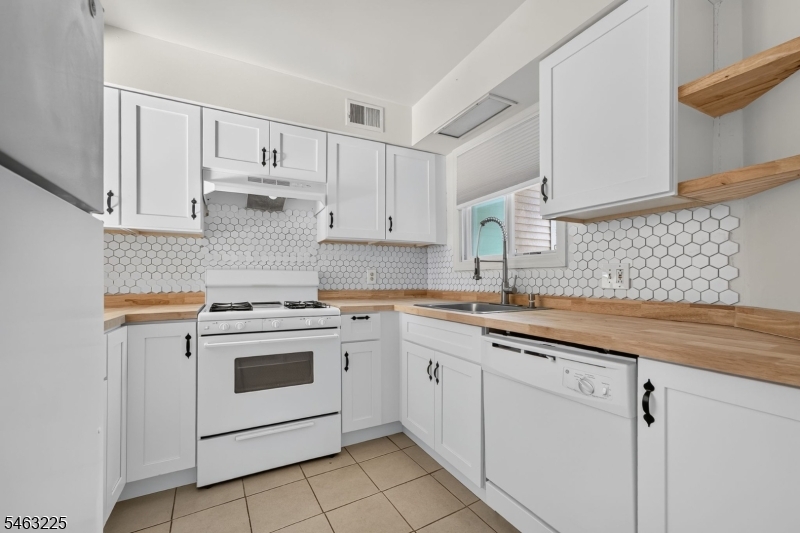 233 Spruce Court Raritan NJ 08822