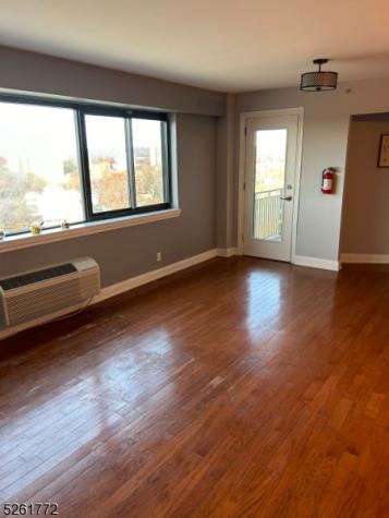 60 Parkway Drive East Orange NJ 07017