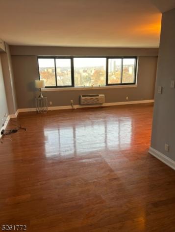 60 Parkway Drive East Orange NJ 07017