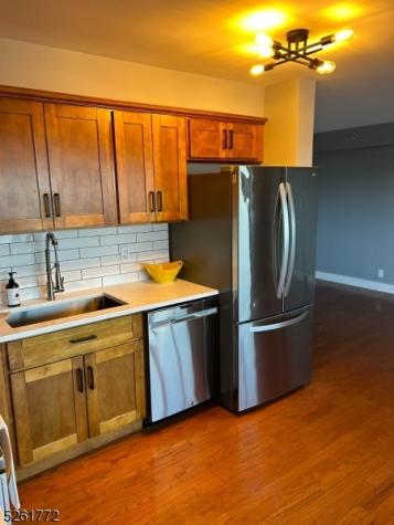60 Parkway Drive East Orange NJ 07017
