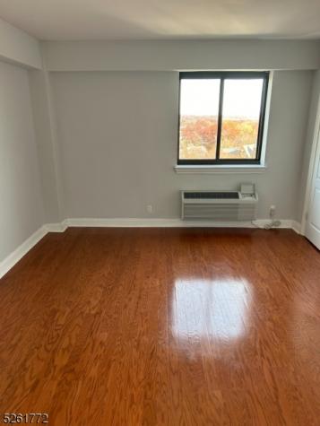 60 Parkway Drive East Orange NJ 07017