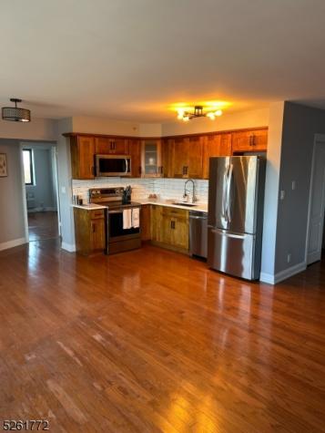 60 Parkway Drive East Orange NJ 07017