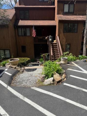 4 Village Way Vernon NJ 07462