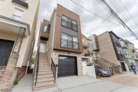 910 Bergen Street Newark NJ 07112