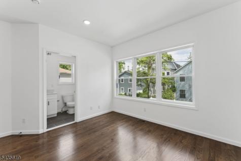 910 Bergen Street Newark NJ 07112