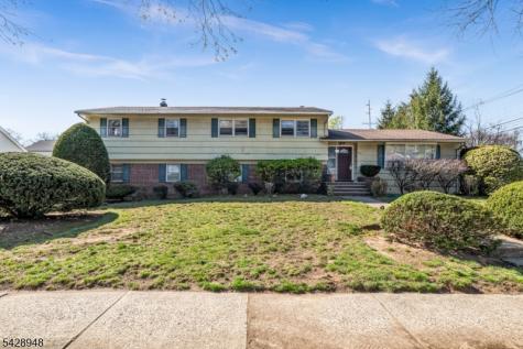 204 Tryon Place Paramus NJ 07652