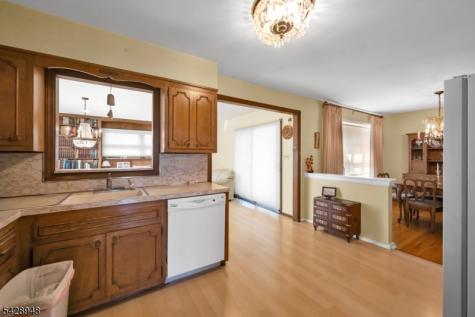 204 Tryon Place Paramus NJ 07652