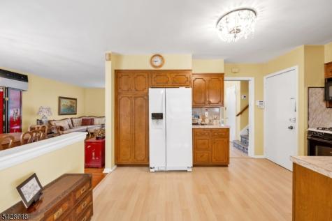 204 Tryon Place Paramus NJ 07652