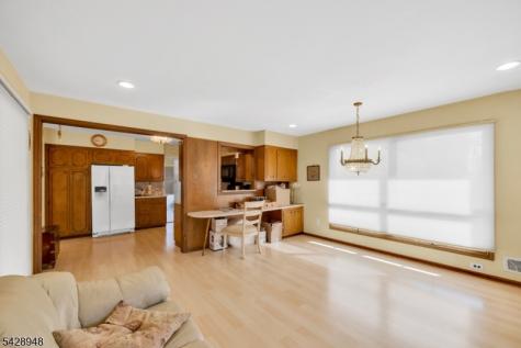 204 Tryon Place Paramus NJ 07652