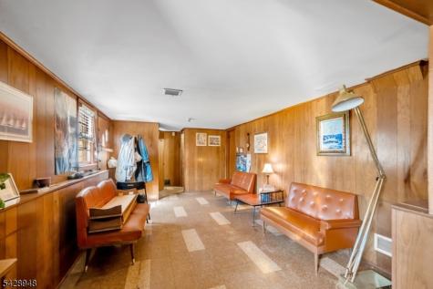 204 Tryon Place Paramus NJ 07652